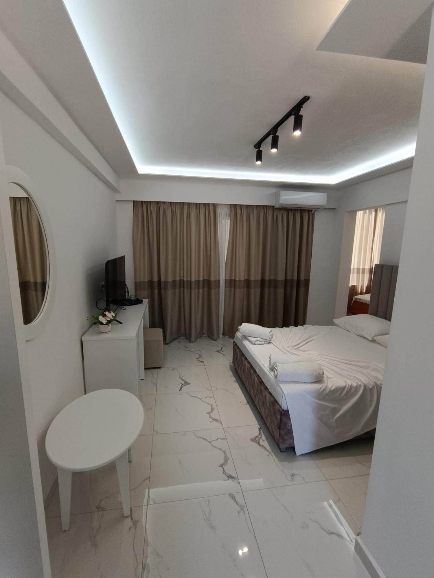 Hotel Elisabet Sarandë Eksteriør bilde